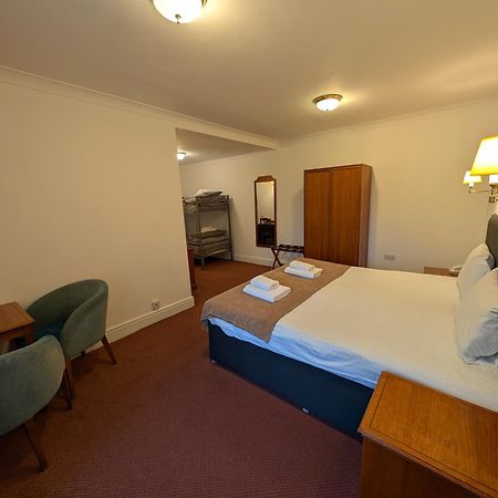 Oriel Hotel St Asaph Buitenkant foto