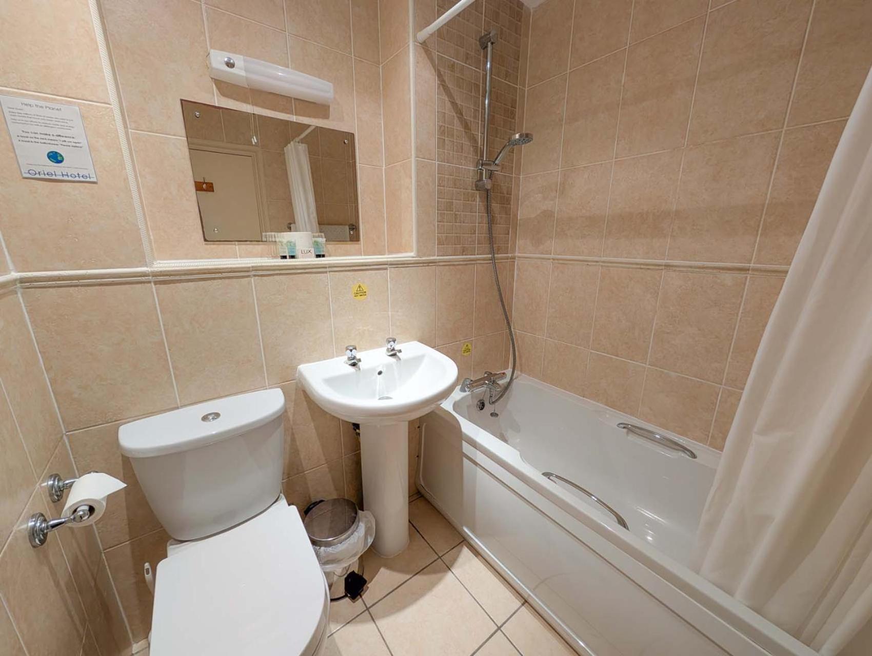 Oriel Hotel St Asaph Buitenkant foto