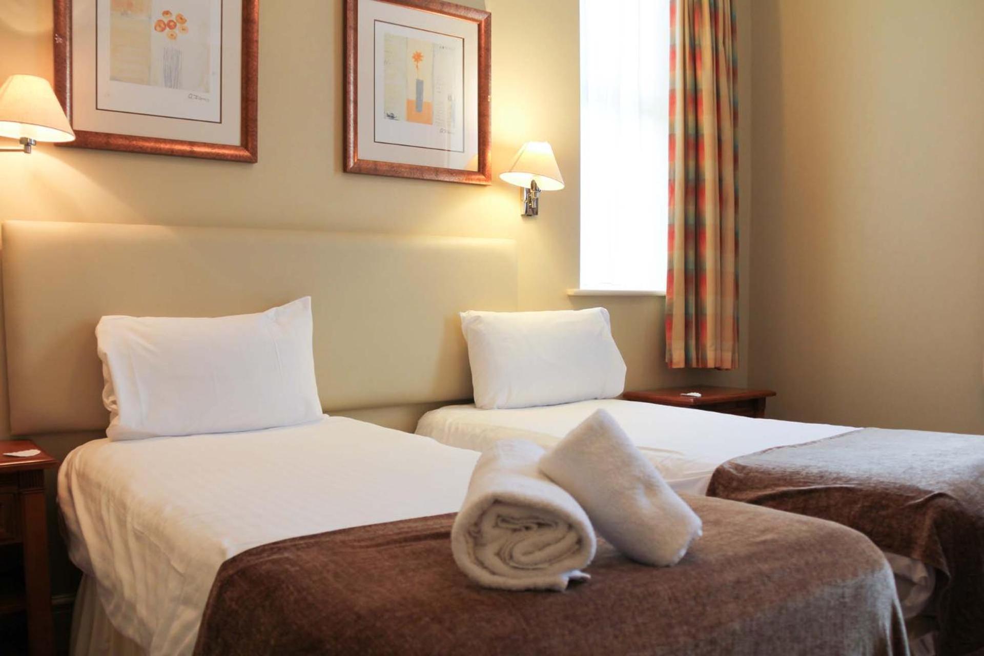 Oriel Hotel St Asaph Buitenkant foto