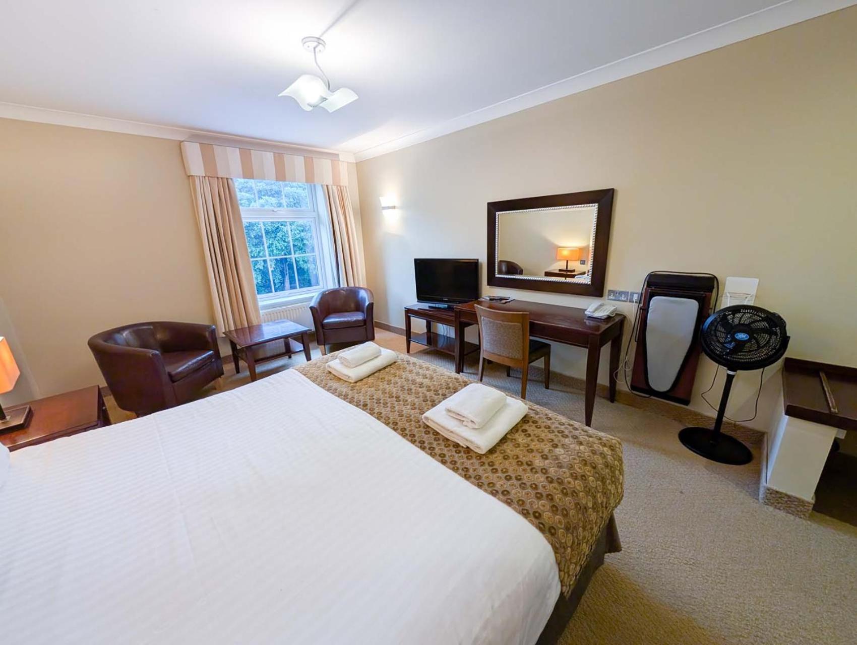 Oriel Hotel St Asaph Buitenkant foto