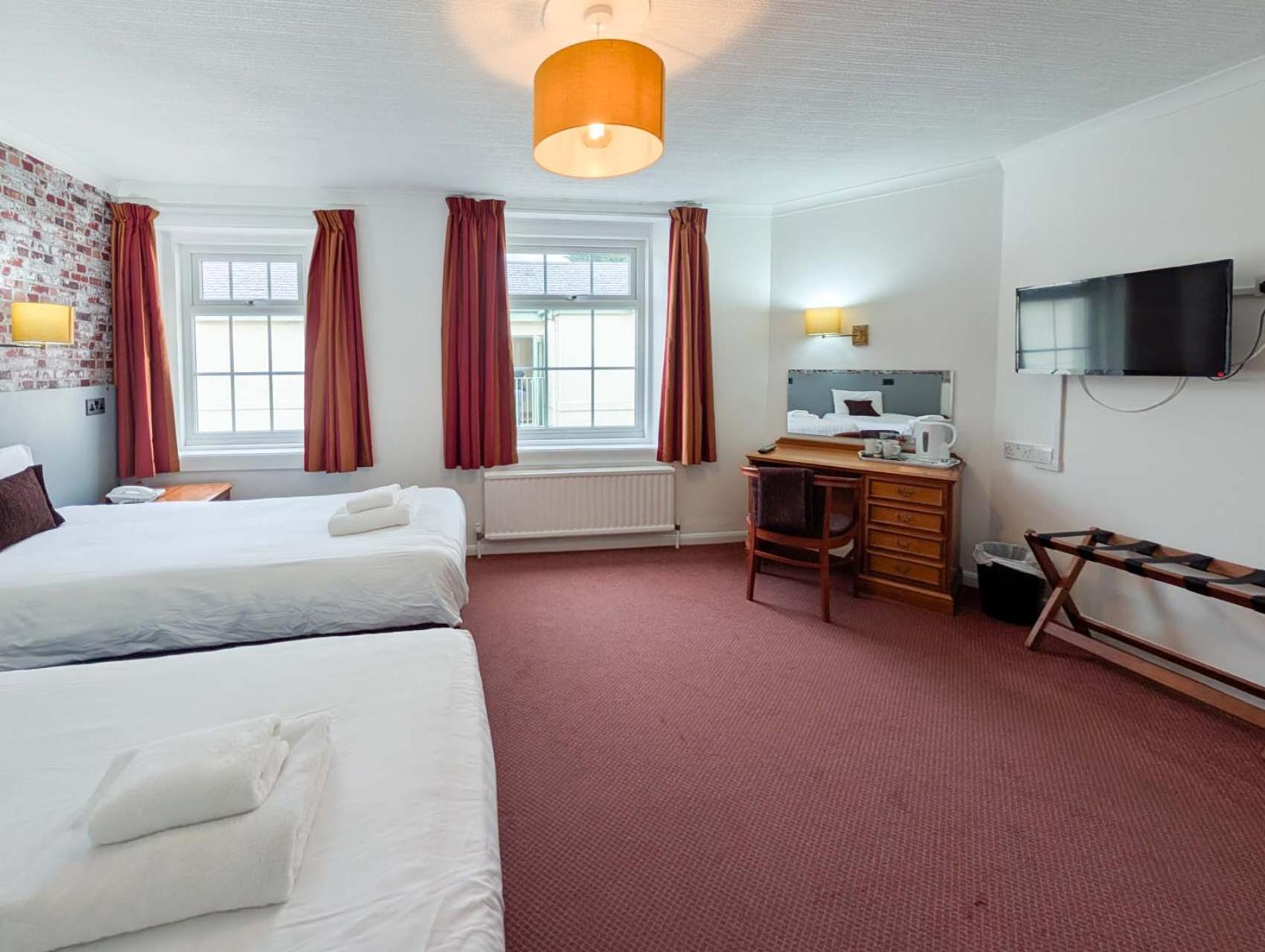 Oriel Hotel St Asaph Buitenkant foto