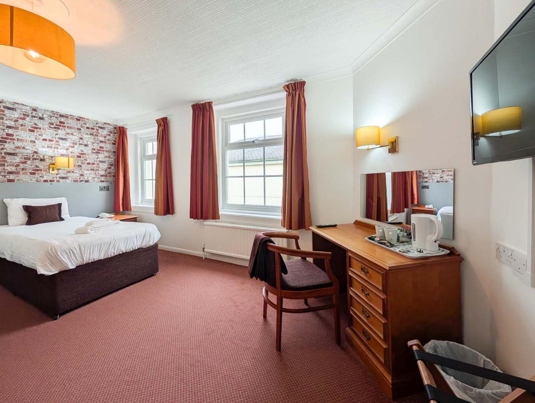 Oriel Hotel St Asaph Buitenkant foto