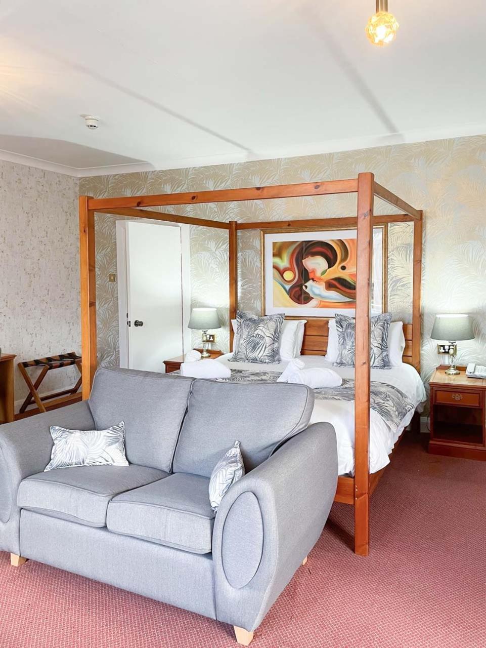 Oriel Hotel St Asaph Buitenkant foto