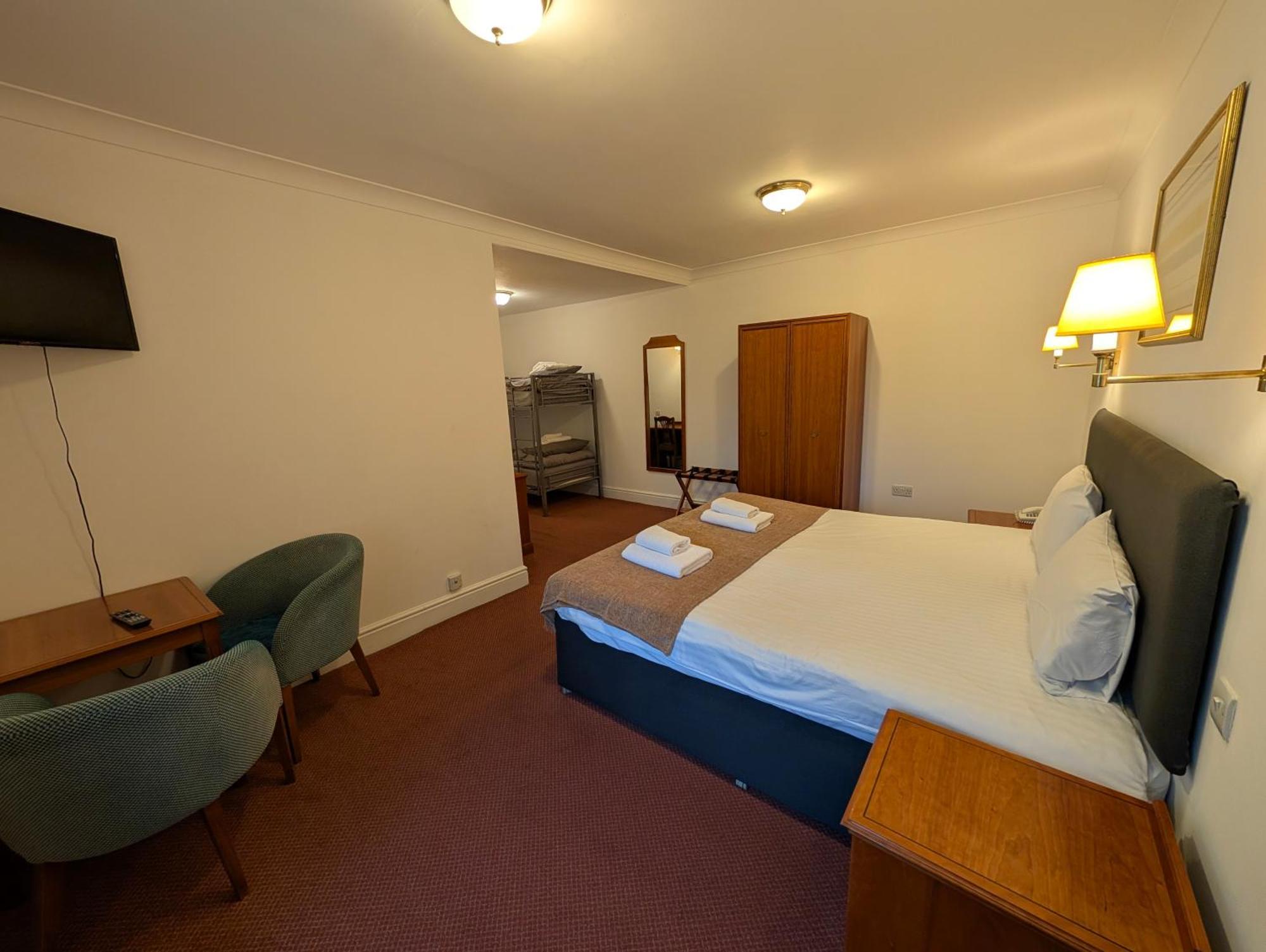 Oriel Hotel St Asaph Buitenkant foto
